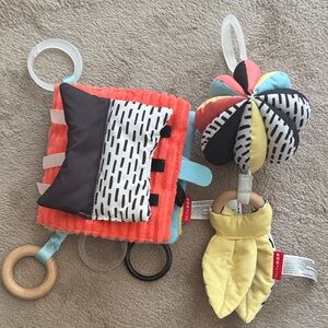 Skip Hop Discoverosity Book and Grip Ball Set of 2 Like New